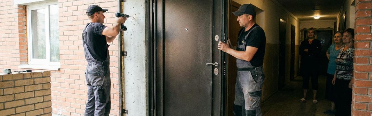 Instalación de puertas de seguridad en Albolote